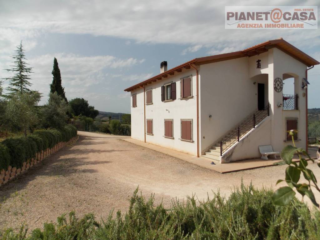 Casa indipendente a Spinetoli in Via Ferretti - Foto 2