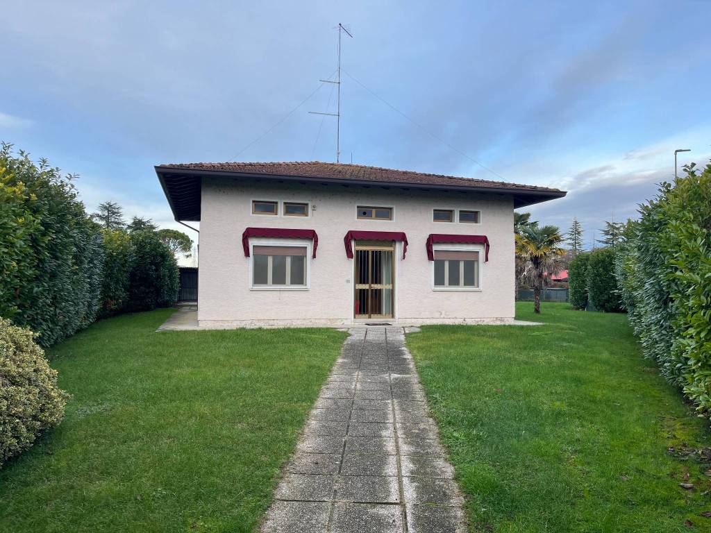 Villa a Cordenons in Via Povoledo, 9 - Foto 2