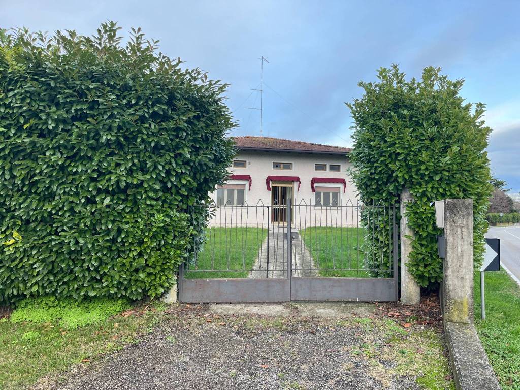 Villa a Cordenons in Via Povoledo, 9 - Foto 3