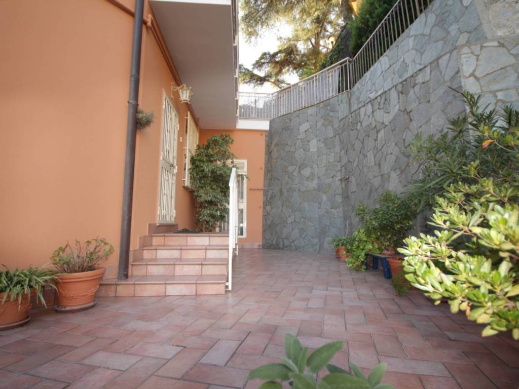 Appartamento a Genova in Via Simone Monaco - Foto 4