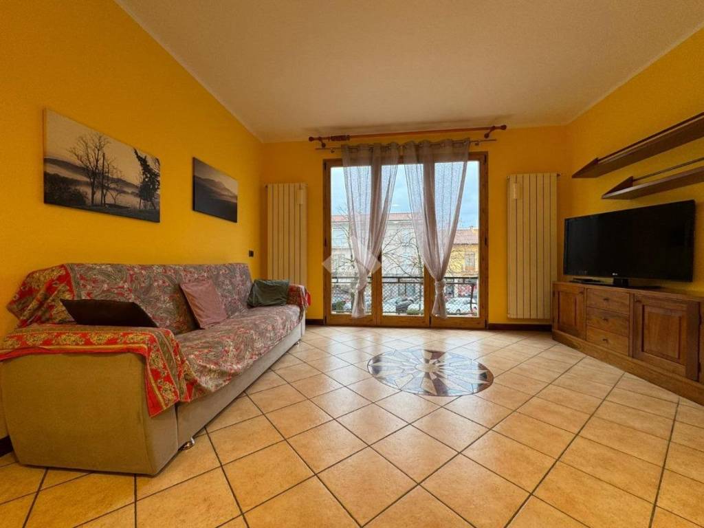 Appartamento a Galliate in Via C. Diana, 26 - Foto 2