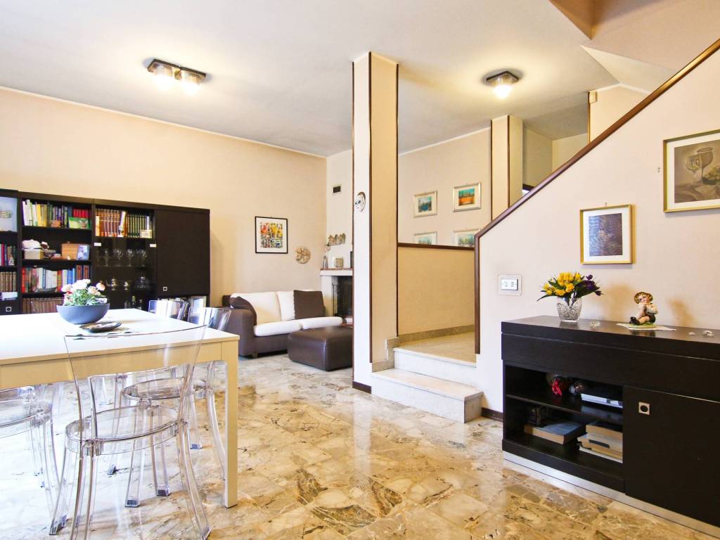 Villetta a schiera a Lentate sul seveso in Via Piero Maroncelli, 7 - Foto 5