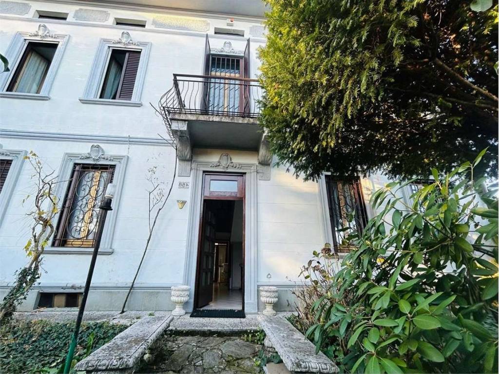 Villa a Cislago in VIA VITTORIO VENETO - Foto 2