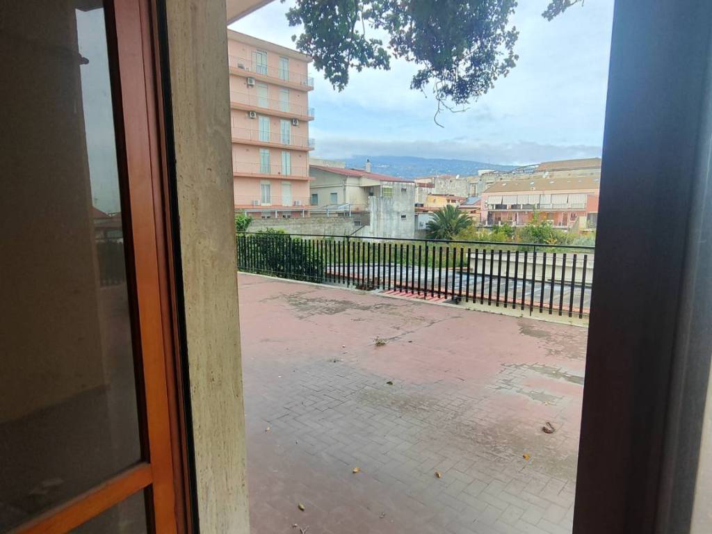 Appartamento a Giarre in Via Rosolino Pilo - Foto 3