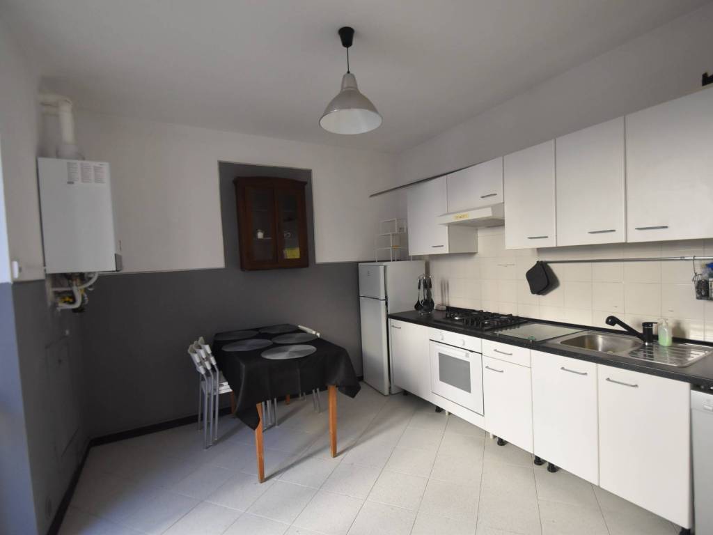 Palazzo / stabile a Vercelli in Via Elia Emanuele Foà, 49 - Foto 2