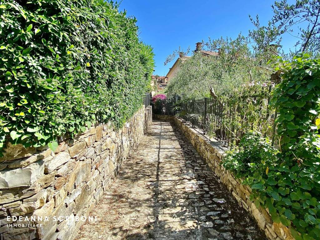Appartamento a Andora in Via Mezzacqua 39 - Foto 2