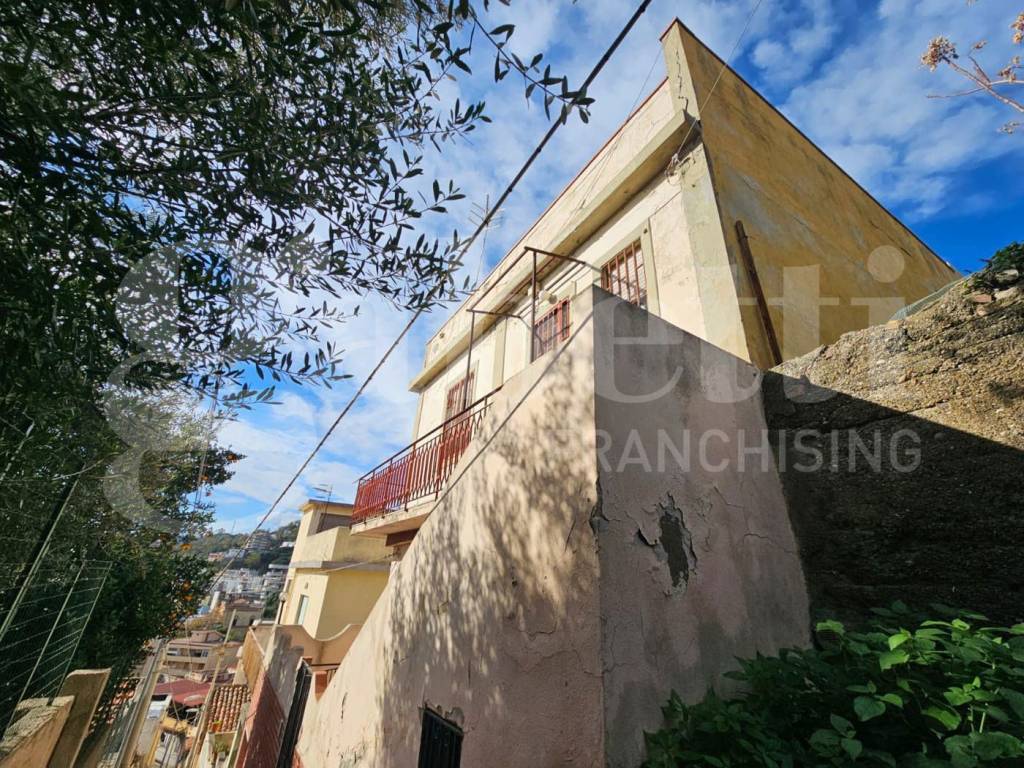 Casa indipendente a Messina in Via Maniscalco, 11 - Foto 2