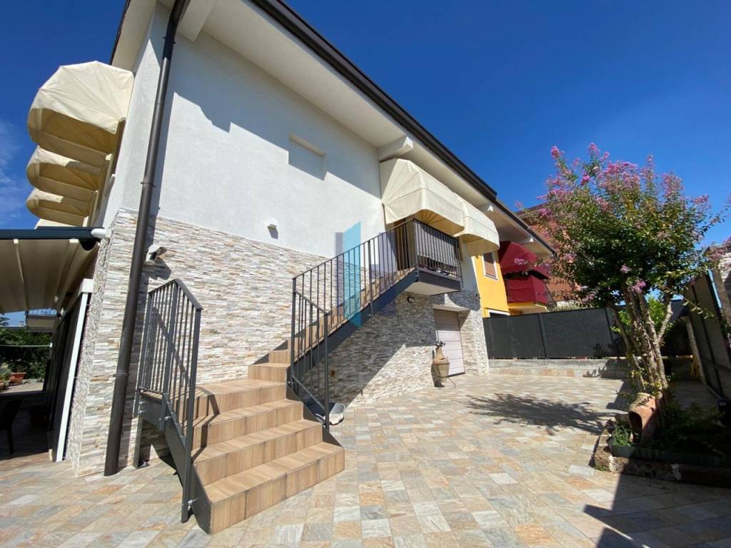 Villa a Brescia in Via Tredicesima Villaggio Sereno 36 - Foto 5