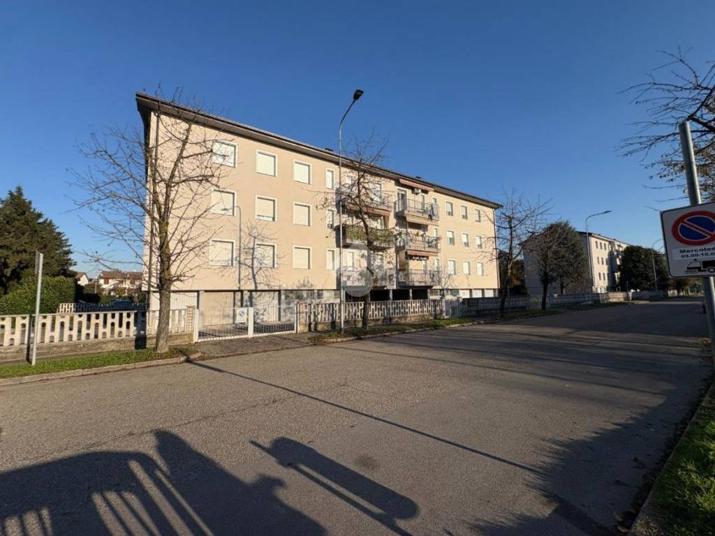 Appartamento a Landriano in Via Resistenza, 9 - Foto 2
