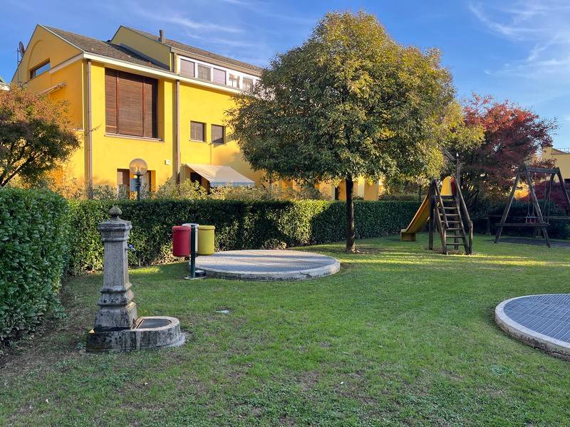 Appartamento a Lesmo in Via Ugo Foscolo, 12 - Foto 4