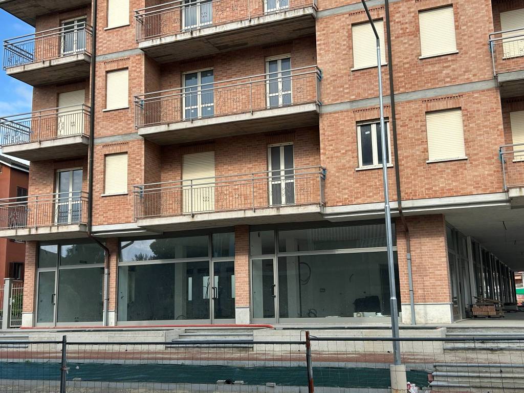 Immobile a Castagnole delle lanze in Piazza Paolo Lucchini, 19 - Foto 2
