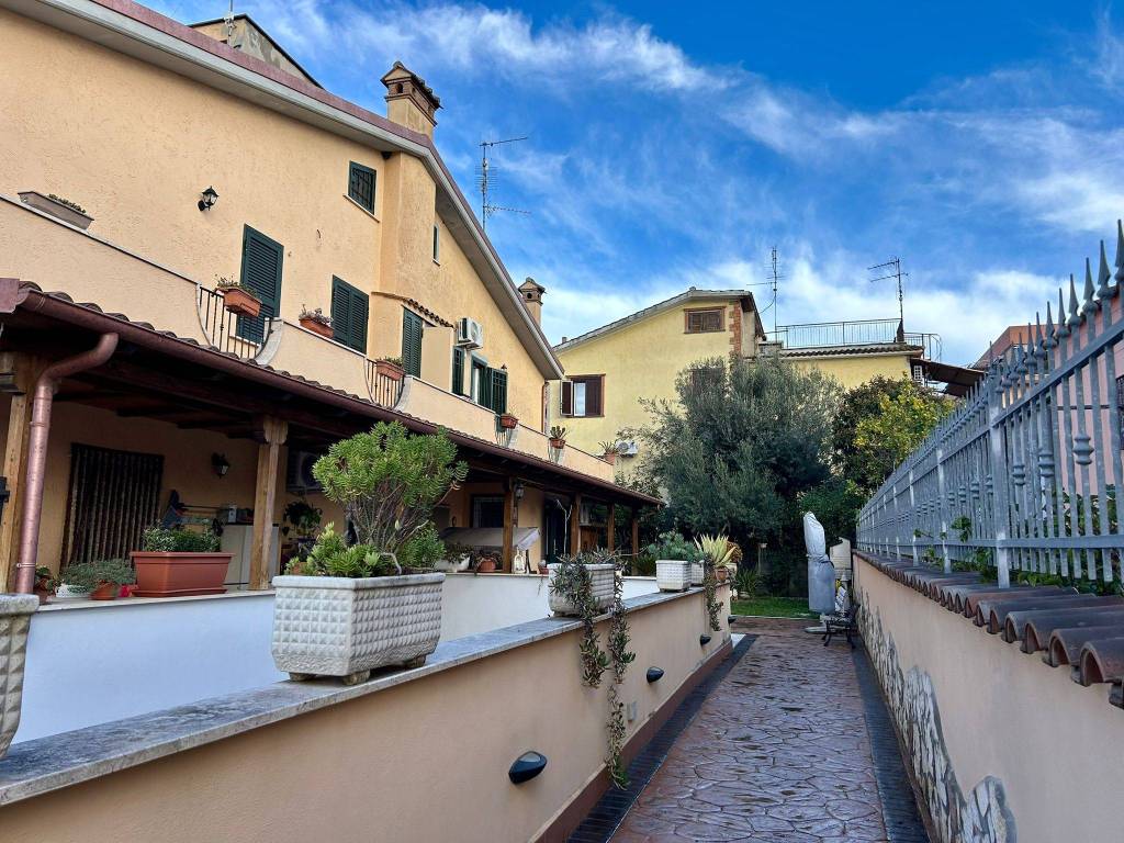 Villa a Albano laziale in Via Toscana - Foto 2