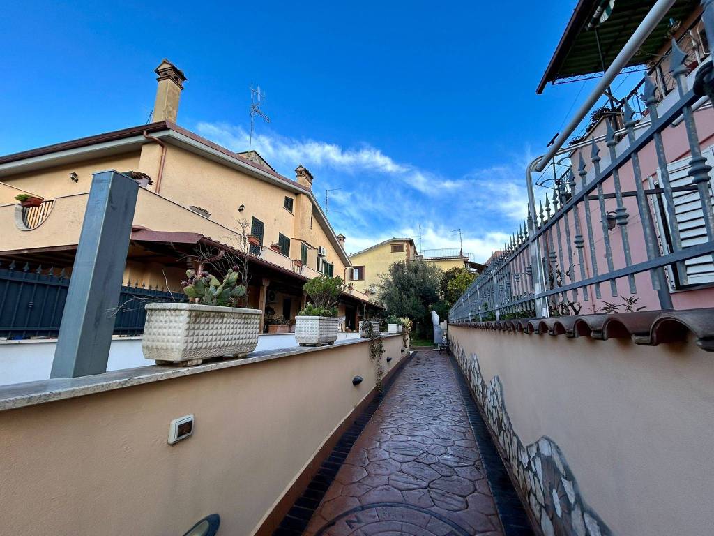 Villa a Albano laziale in Via Toscana - Foto 3
