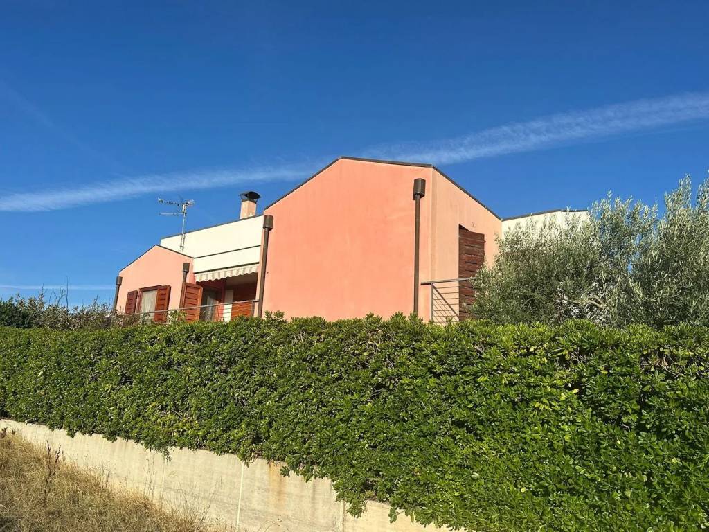 Villa a Palmas arborea in Via Salvatore Firinu, 3 - Foto 2