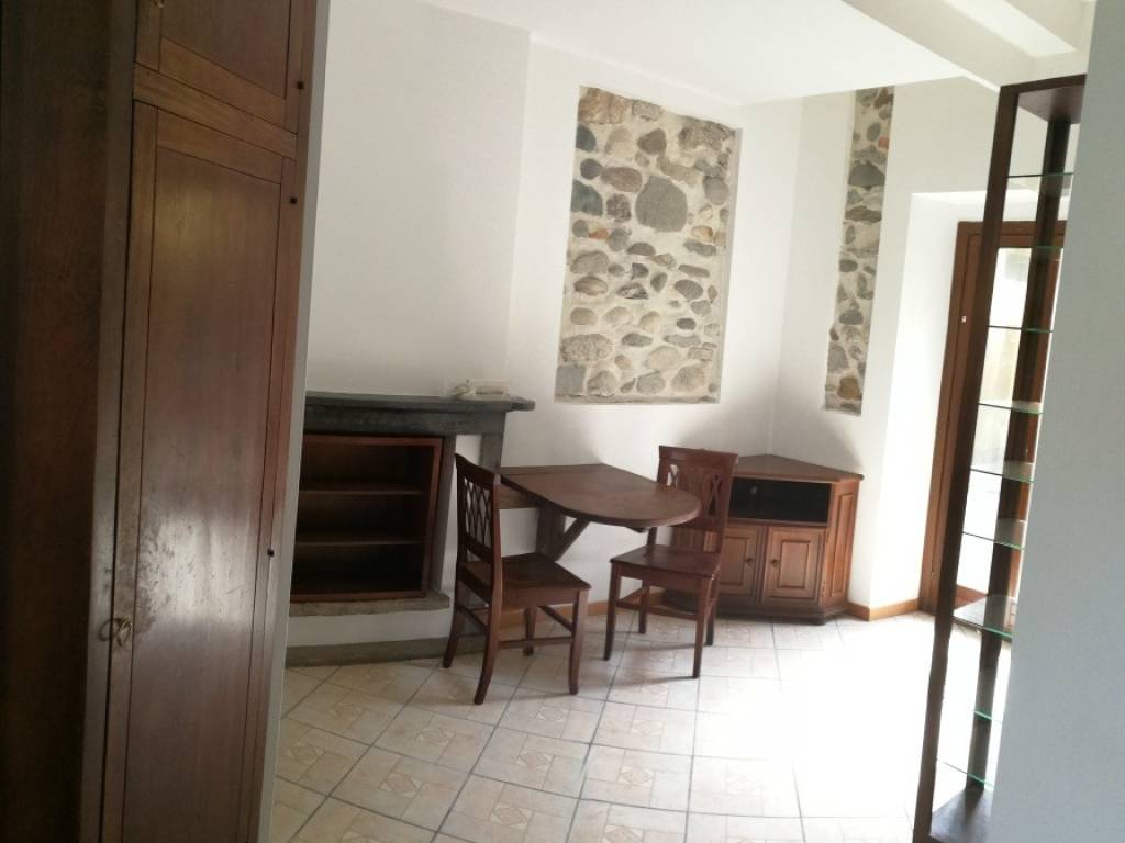Appartamento a Vergiate in Via Felice Cavallotti, 21 - Foto 2