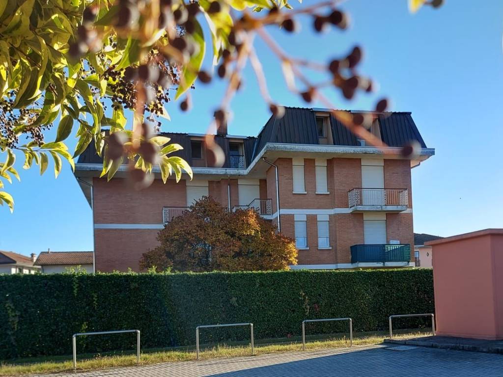 Appartamento a Castelletto sopra ticino in Via Cicognola - Foto 5