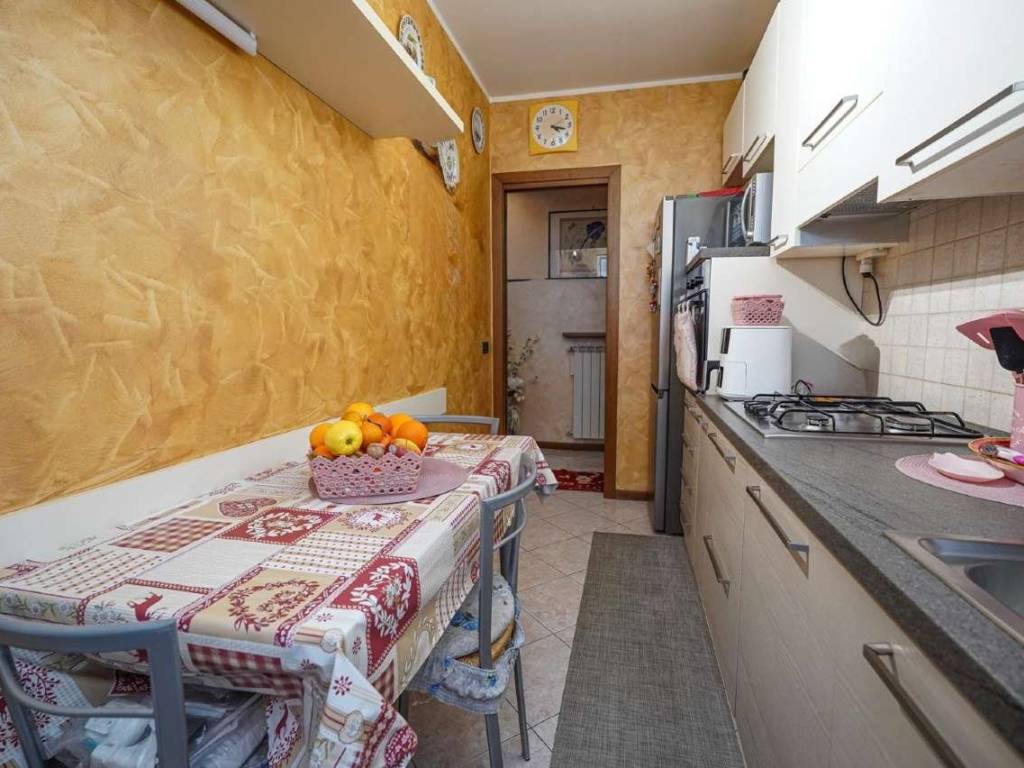 Appartamento a Sotto il monte giovanni xxiii in via Aldo Moro 16 - Foto 5