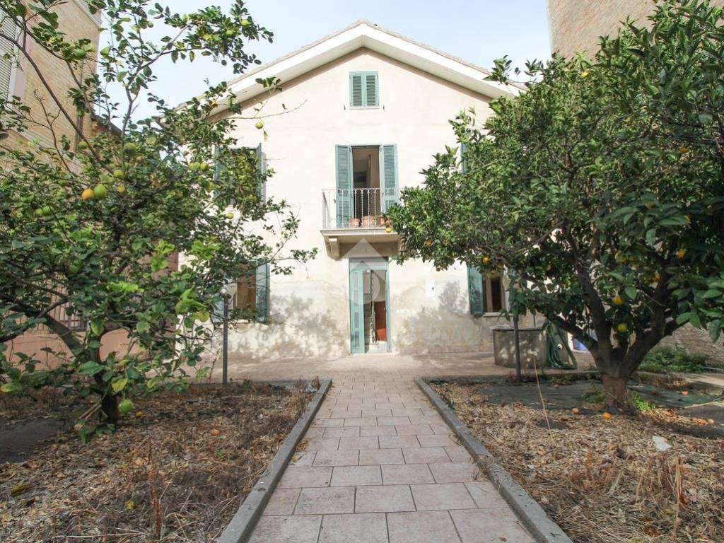 Casa indipendente a San benedetto del tronto in Via giovanni pascoli, 11 - Foto 2