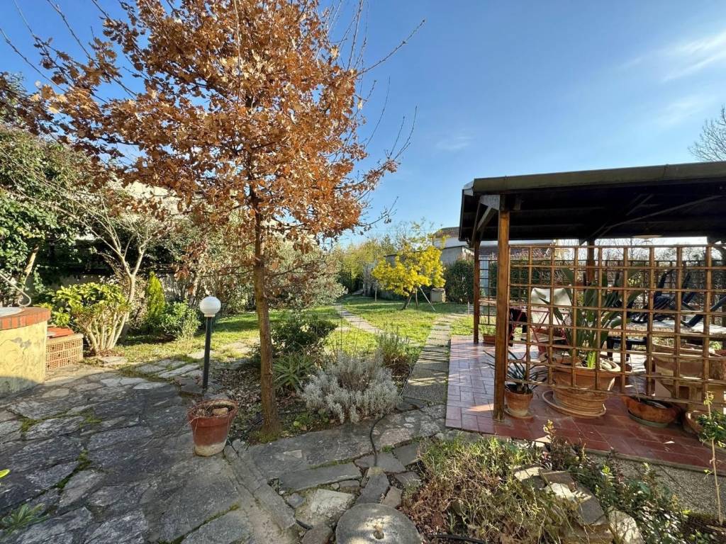 Villa a Ponsacco in Via Valdera Pontedera - Foto 3