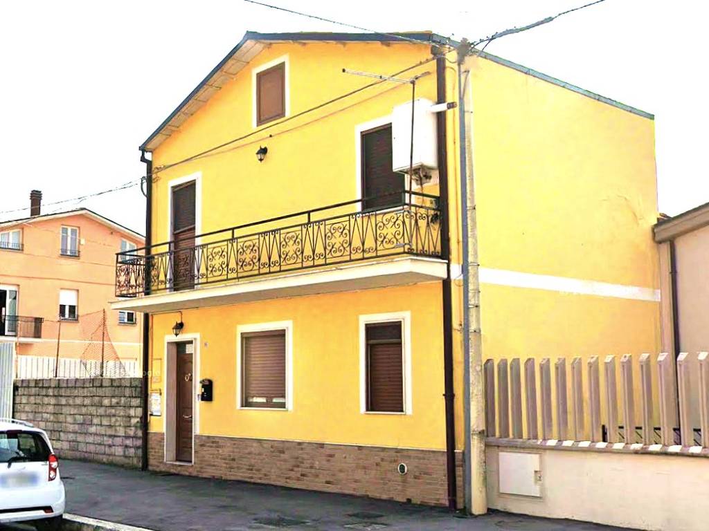 Casa indipendente a Avezzano in VIA SAN FRANCESCO , 39 - Foto 2