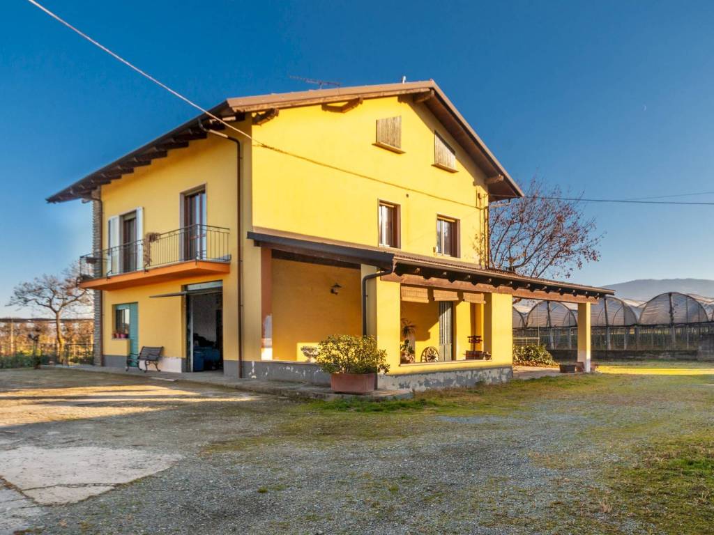Villa a Revello in Via Staffarda - Foto 2