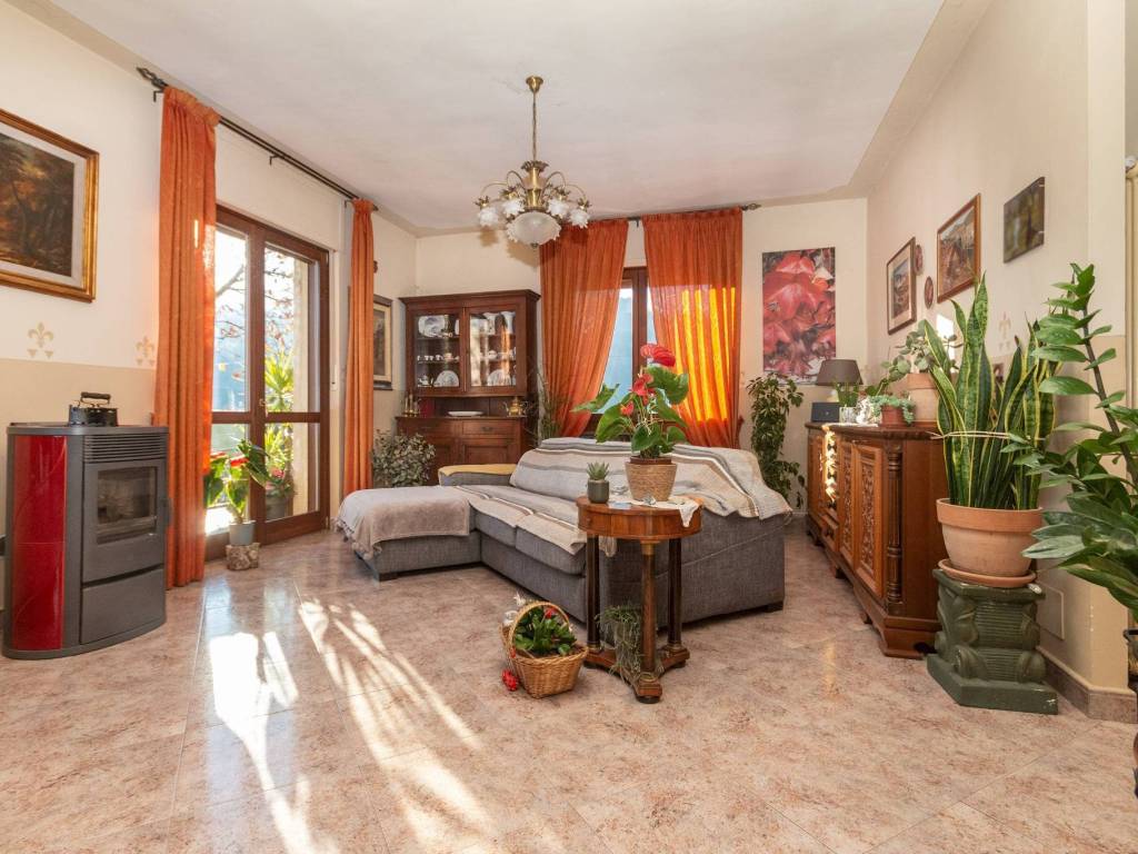 Villa a Revello in Via Staffarda - Foto 3