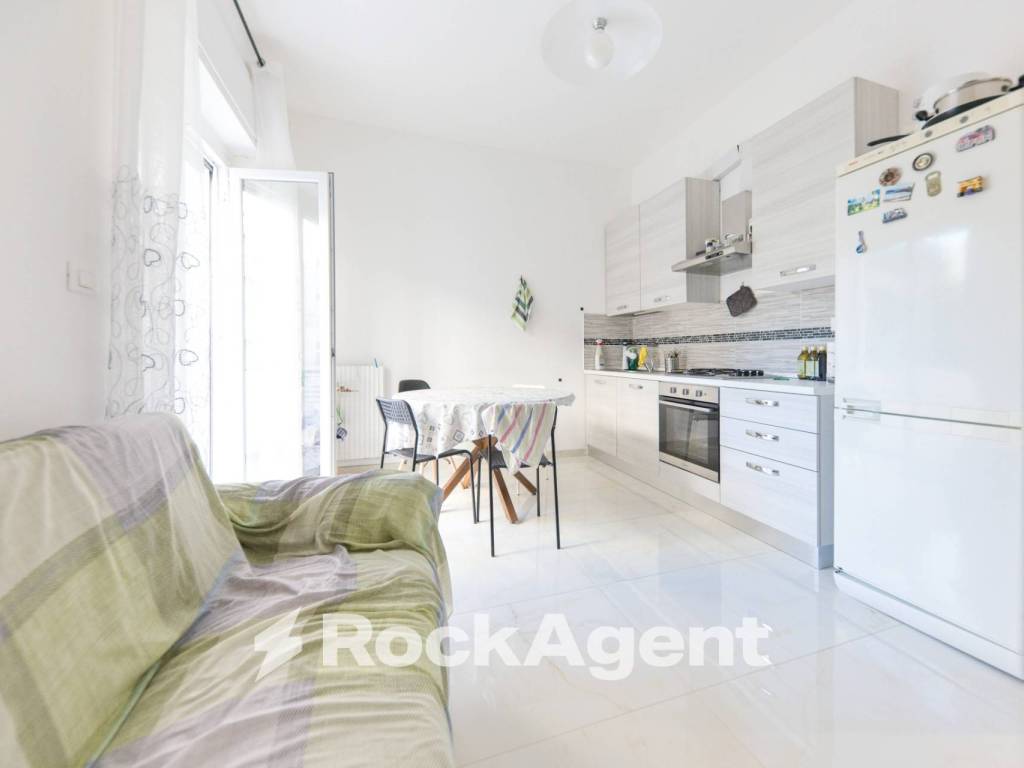 Appartamento a Genova in Via alla Costa di Teglia, 3b - Foto 2