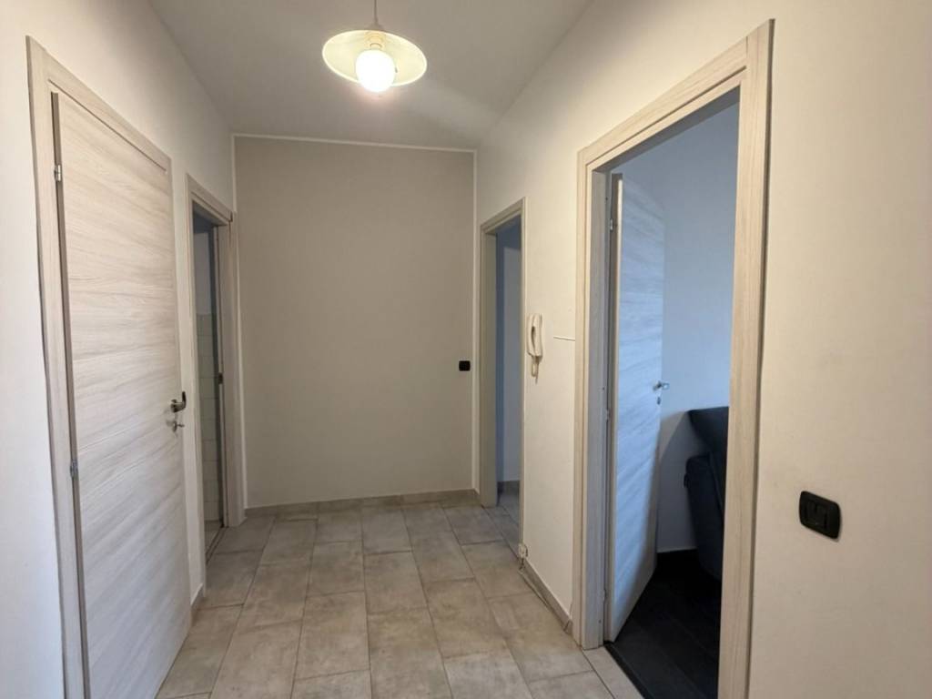 Appartamento a Castelletto sopra ticino in Via Cicognola - Foto 4