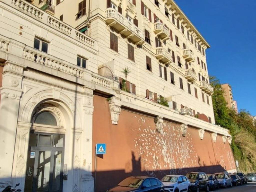 Appartamento a Genova in Via Leonardo Montaldo, 19 - Foto 2