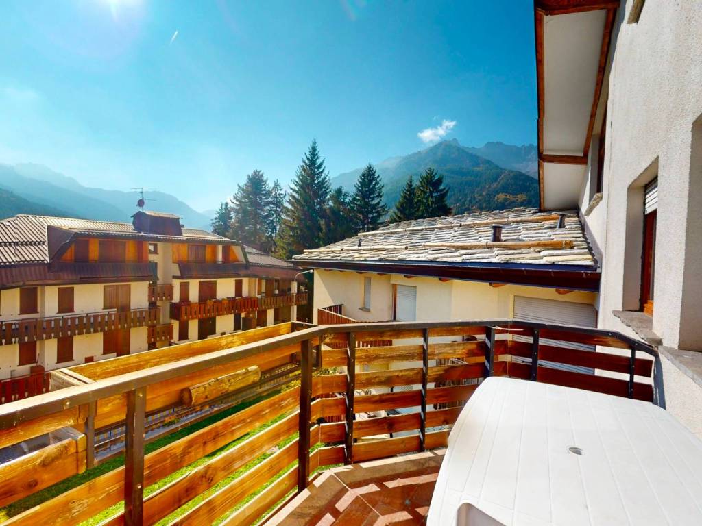 Appartamento a Bardonecchia in Via Montello, 57 - Foto 2