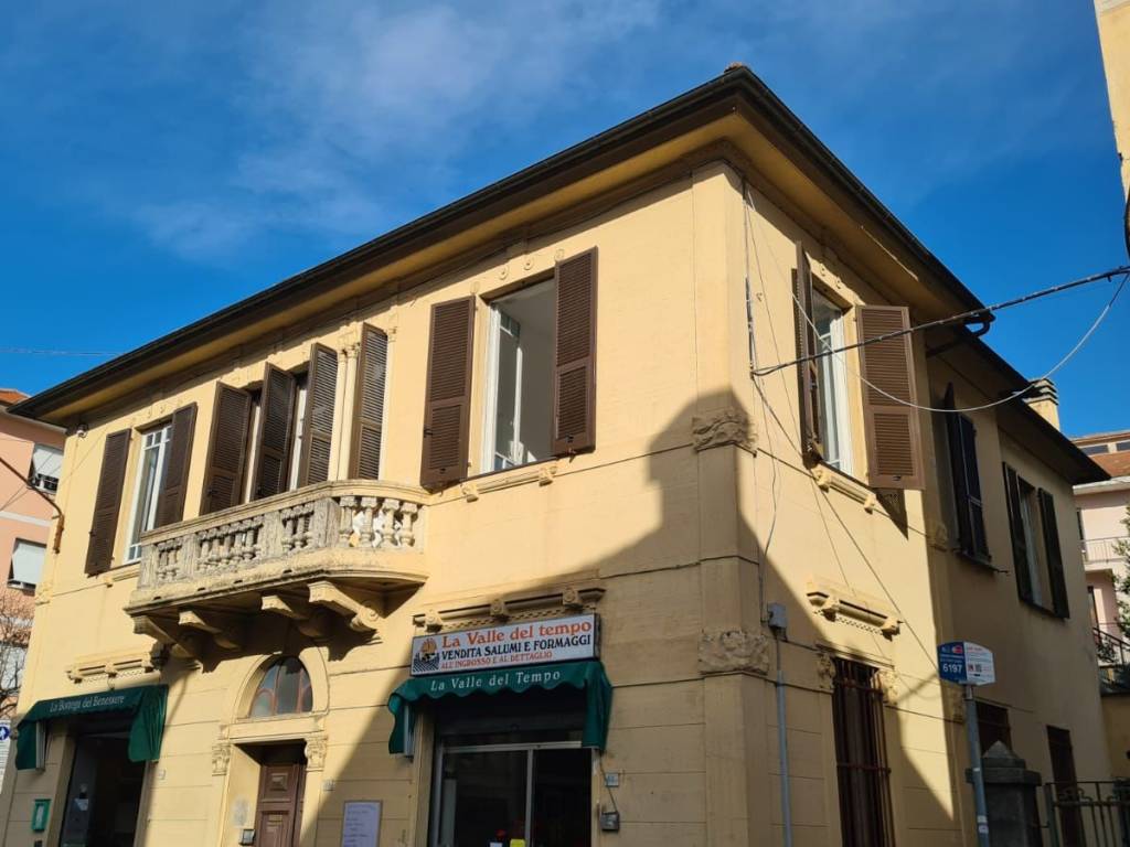 Casa indipendente a Moconesi in Piazza Vittorio Basso - Foto 3