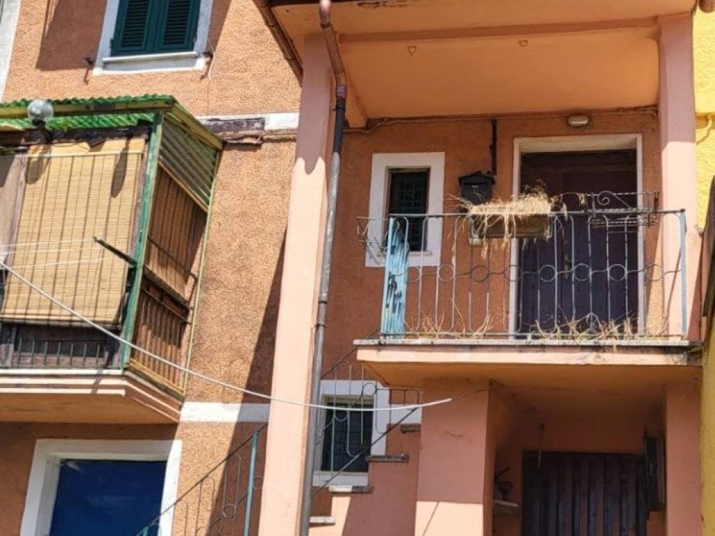 Casa indipendente a Montebruno in Località Caprili, 61 - Foto 2