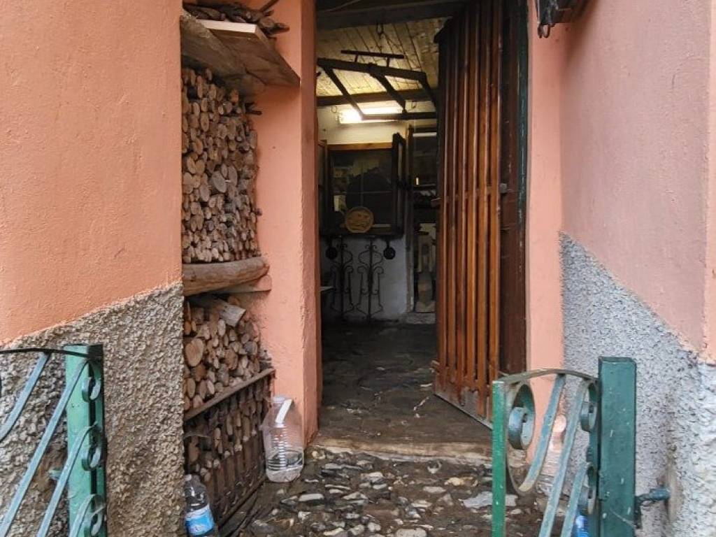 Casa indipendente a Montebruno in Località Caprili, 61 - Foto 3