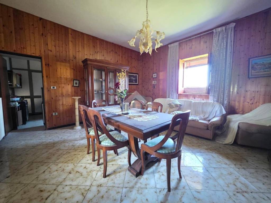 Casa indipendente a Amorosi in Via Perazze, 1 - Foto 2