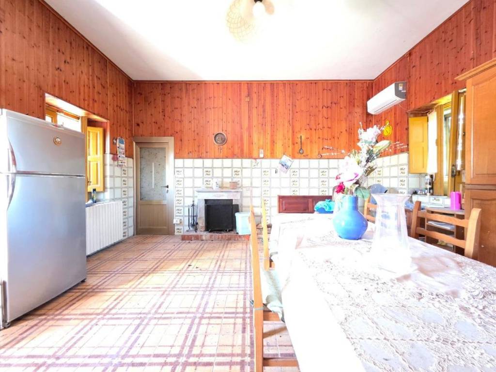 Casa indipendente a Amorosi in Via Perazze, 1 - Foto 3