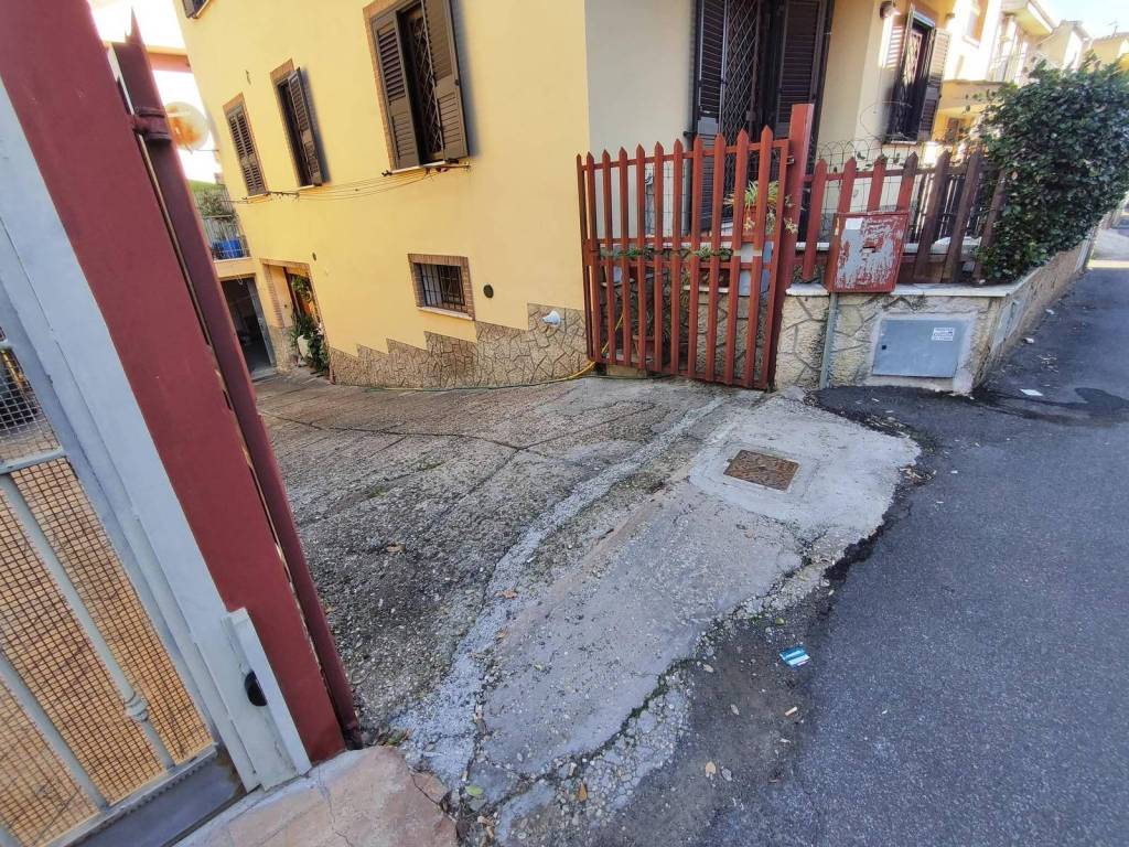 Box / garage a Guidonia montecelio in Via Nazario Sauro, 39 - Foto 3