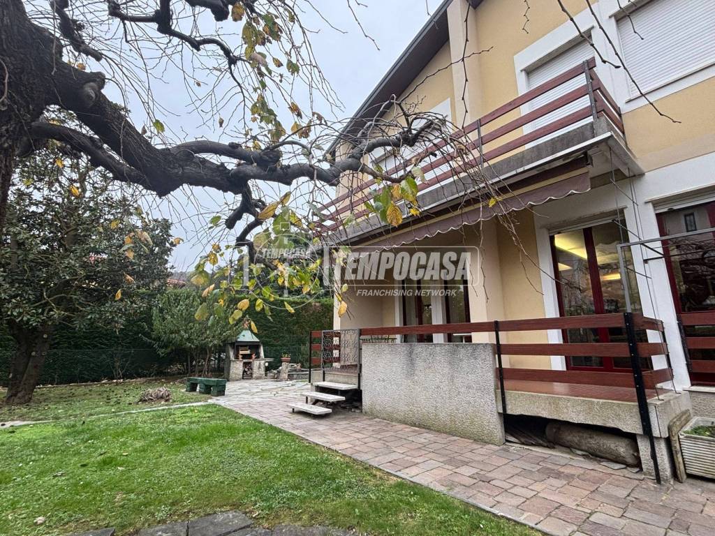 Villa a Como in Via Timavo 2 - Foto 2