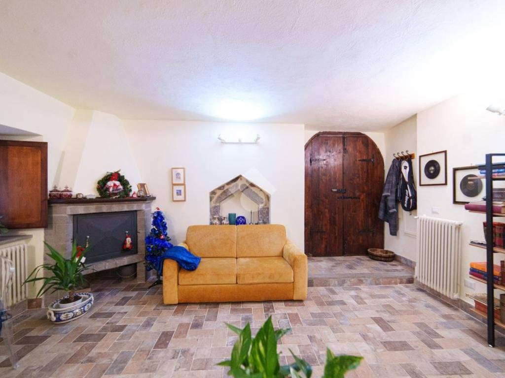 Casa indipendente a Viterbo in Via Grotti, 10 - Foto 2