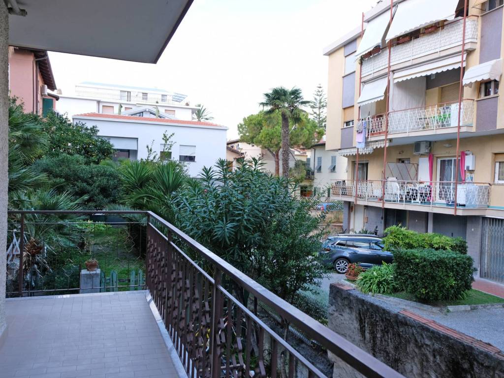 Appartamento a Bordighera in Piazza Giuseppe Garibaldi, 39 - Foto 5