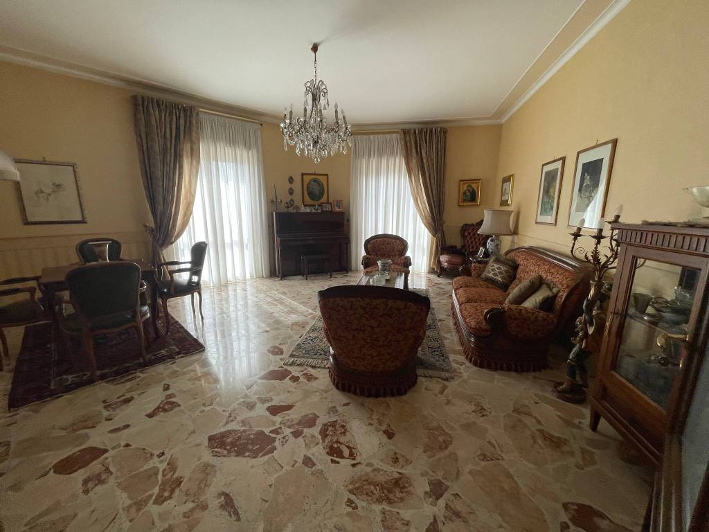 Appartamento a Sant'agata li battiati in Via Francesco Lojacono - Foto 5