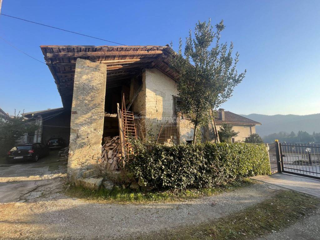 Casa indipendente a Cisano bergamasco in Via Valbonaga Di Sotto, Valbonaga 12 - Foto 1