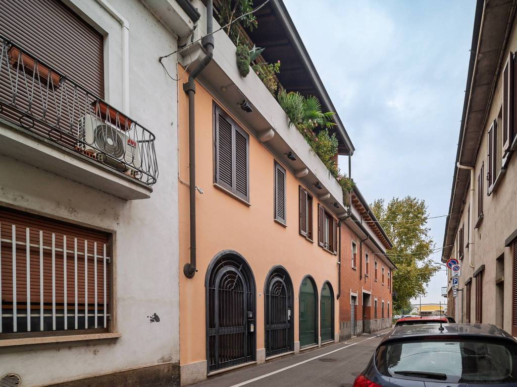 Palazzo / stabile a Varedo in Via Silvio Pellico, 25 - Foto 3