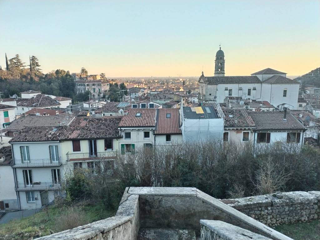 Palazzo / stabile a Verona in Via San Rocchetto di Quinzano, 8 - Foto 4