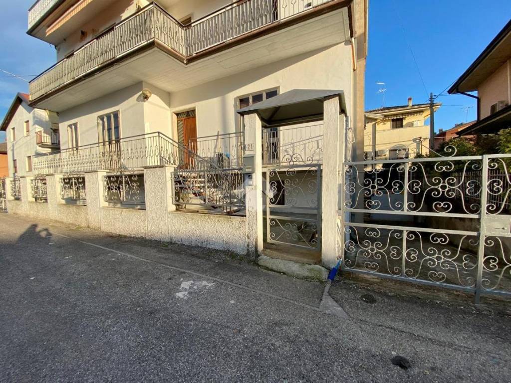 Appartamento a San giovanni lupatoto in Via G. Zanella, 21 - Foto 2