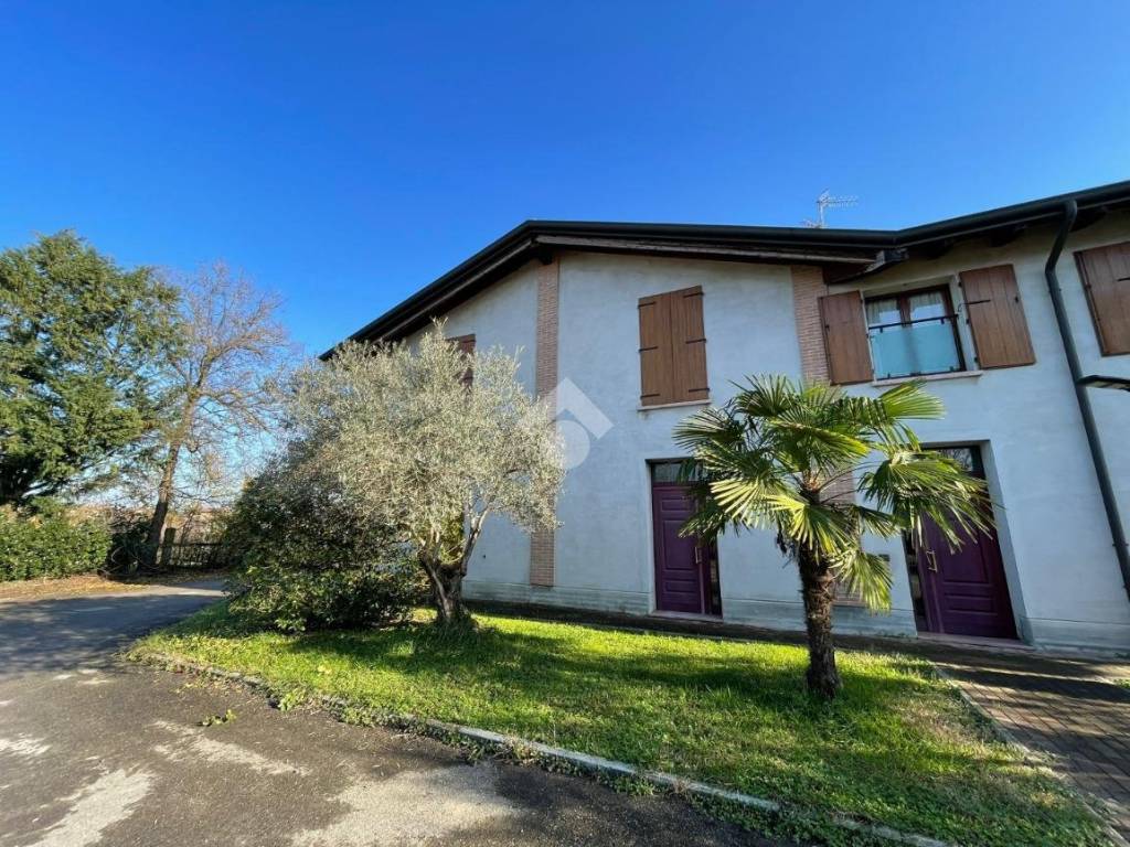 Villa a Reggio emilia in Via Dante Freddi, 73 - Foto 2