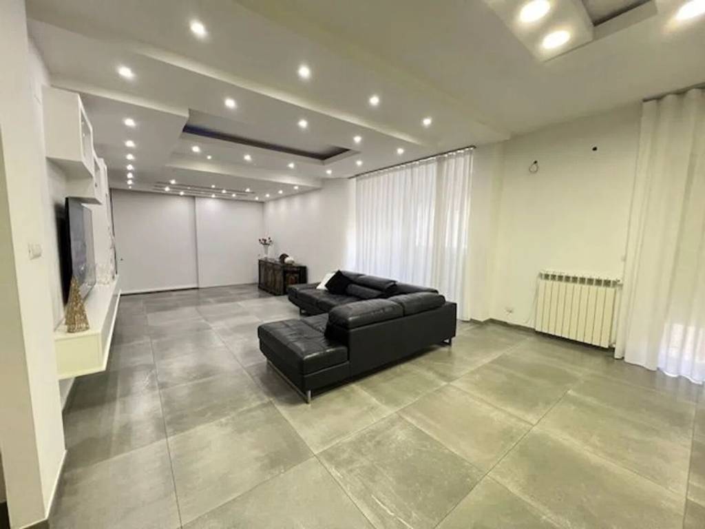 Appartamento a Brindisi in Viale Belgio S.N.C. - Foto 2