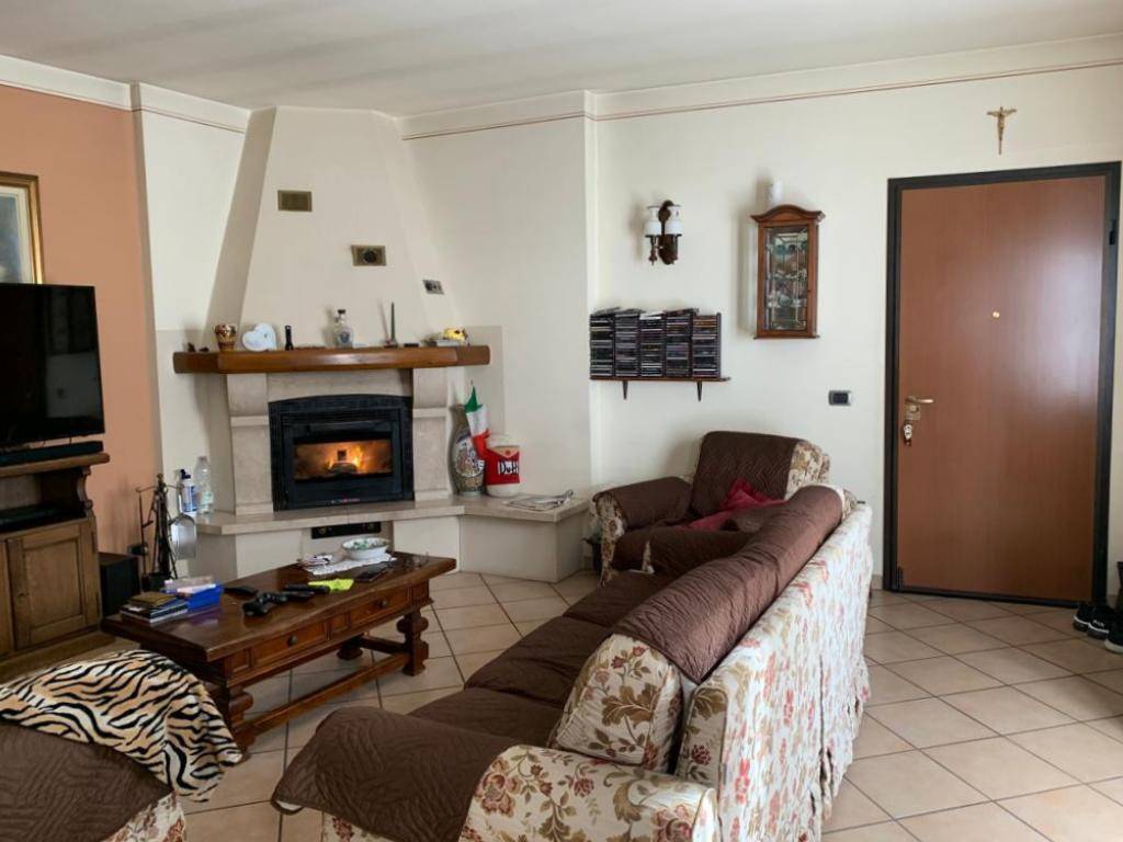 Appartamento a Oleggio - Foto 2