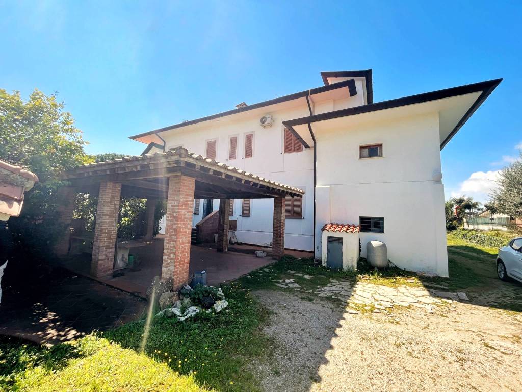 Villa a Terracina in Viale delle Rose - Foto 5