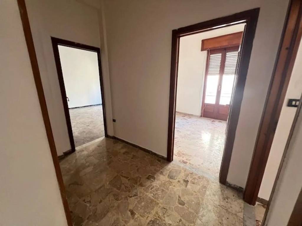 Appartamento a Brindisi in Via Taranto S.N.C. - Foto 5