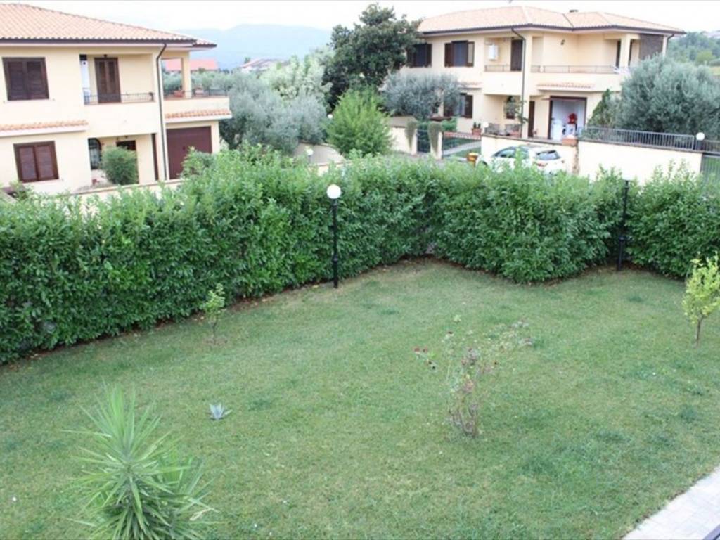 Villa a Rosciano in Area Residenziale Indirizzo Non Visibile Rosciano - Foto 2